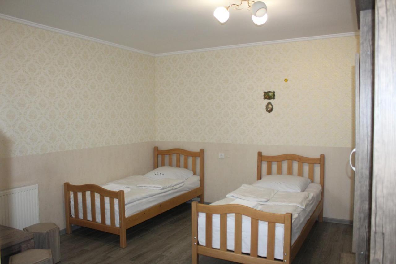 Roza Guesthouse Kazbegi Exterior foto